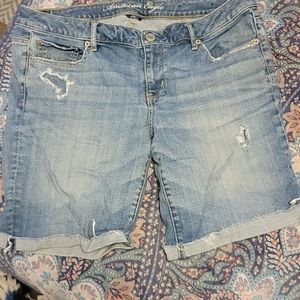 American Eagle Bermuda shorts